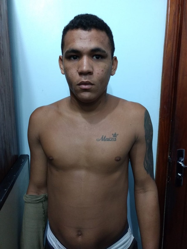 POLÍCIA CIVIL PRENDE HOMEM QUE DESFERIU GOLPES DE FACA EM MOTORISTA DE ÔNIBUS DURANTE UM ASSALTO 